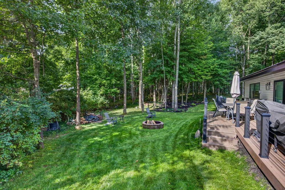 8433 Montreal Lane Canadian Lakes, MI 49346