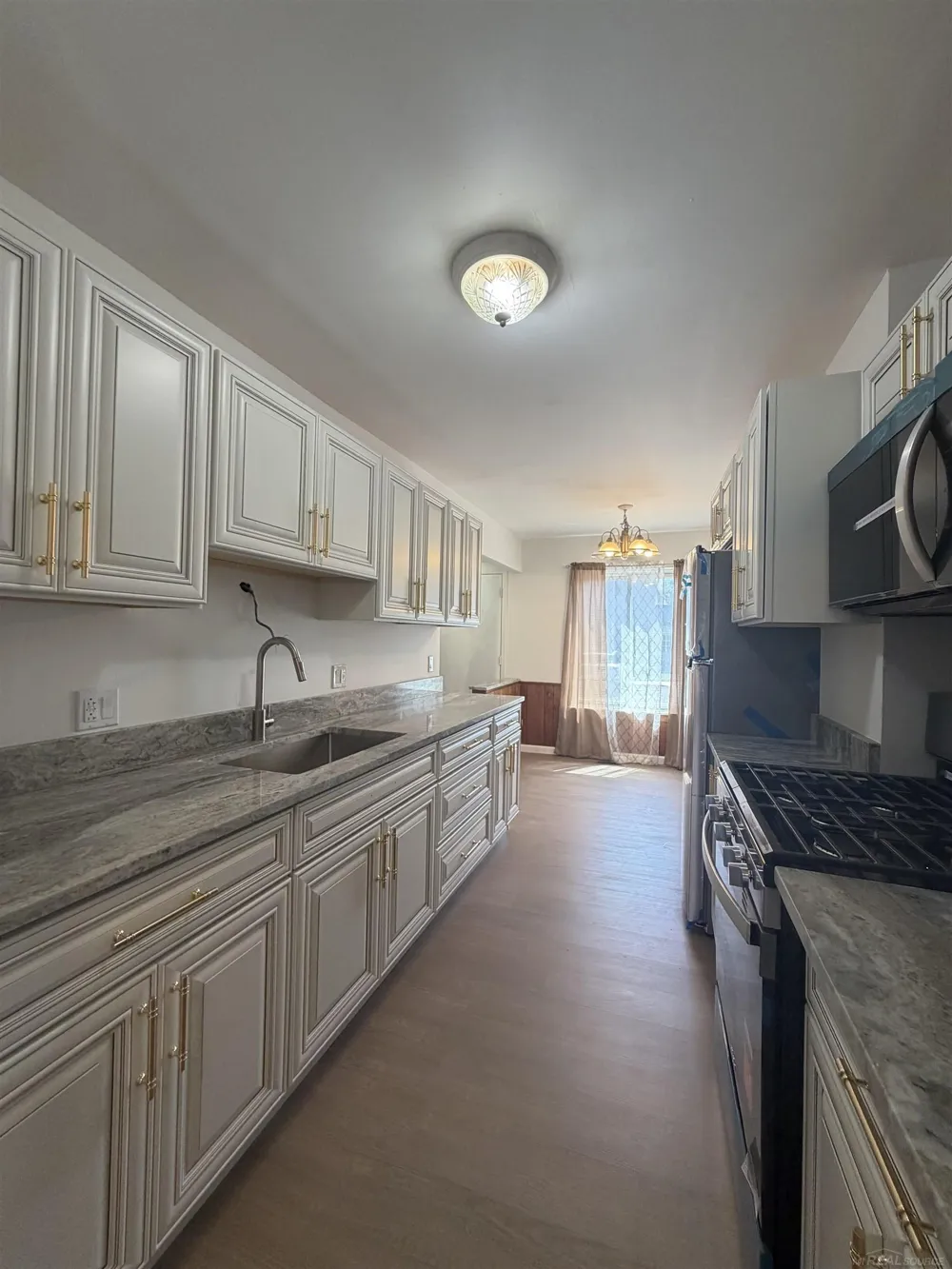 4446 15 mile Road Sterling Heights City, MI 48310