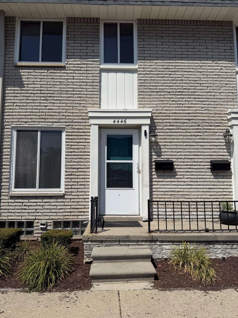 4446 15 mile Road Sterling Heights City, MI 48310