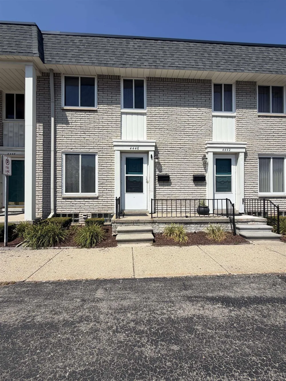 4446 15 mile Road Sterling Heights City, MI 48310