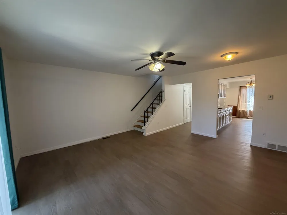 4446 15 mile Road Sterling Heights City, MI 48310