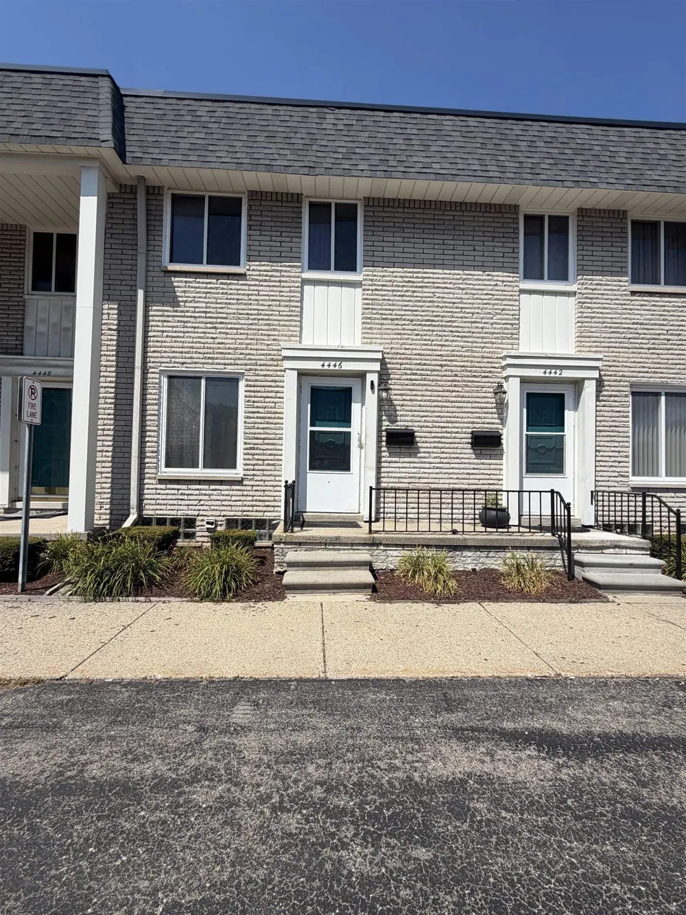 4446 15 mile Road Sterling Heights City, MI 48310
