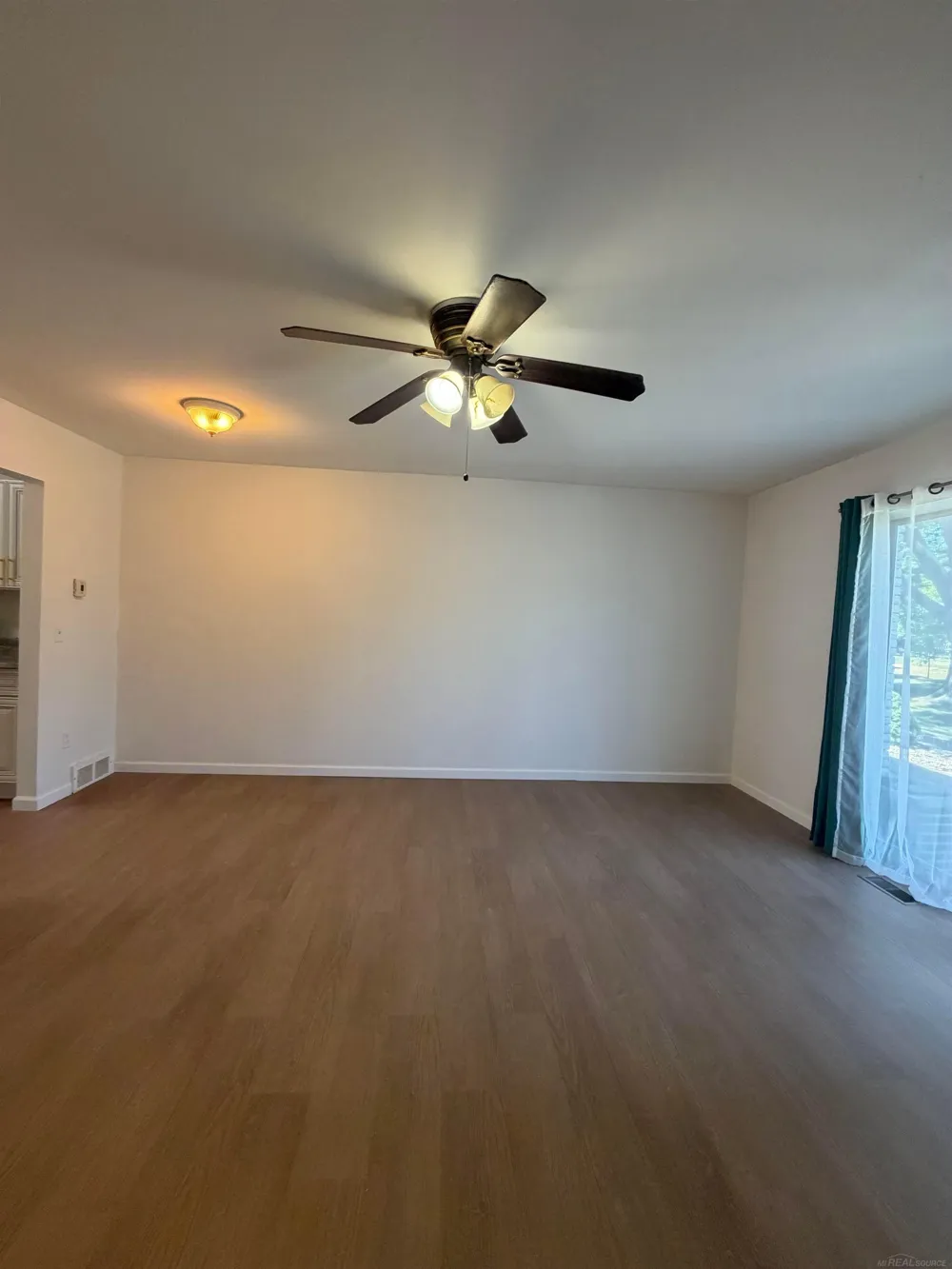 4446 15 mile Road Sterling Heights City, MI 48310