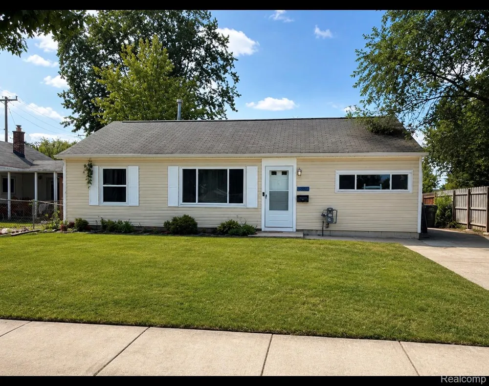 26511 Lehner Street Roseville City, MI 48066