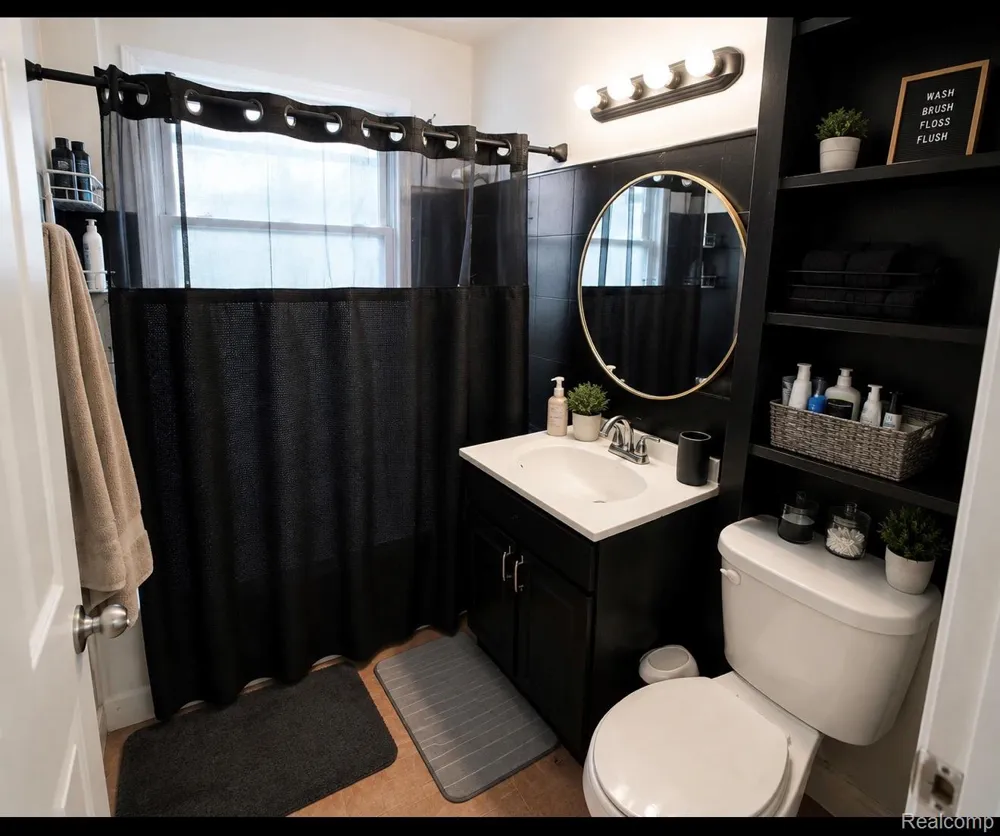 26511 Lehner Street Roseville City, MI 48066