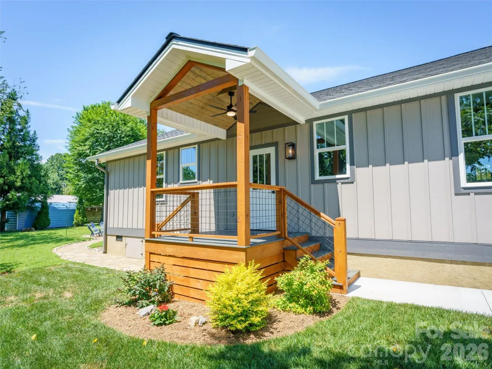 42 Summit Avenue Brevard, NC 28712