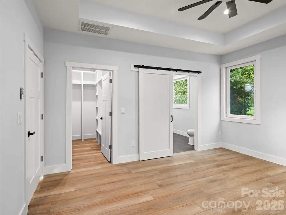 902 Narva Road Hendersonville, NC 28792