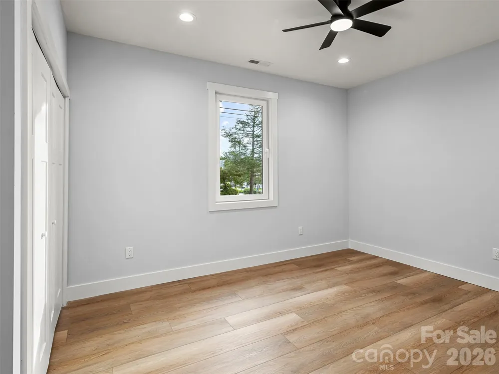 902 Narva Road Hendersonville, NC 28792