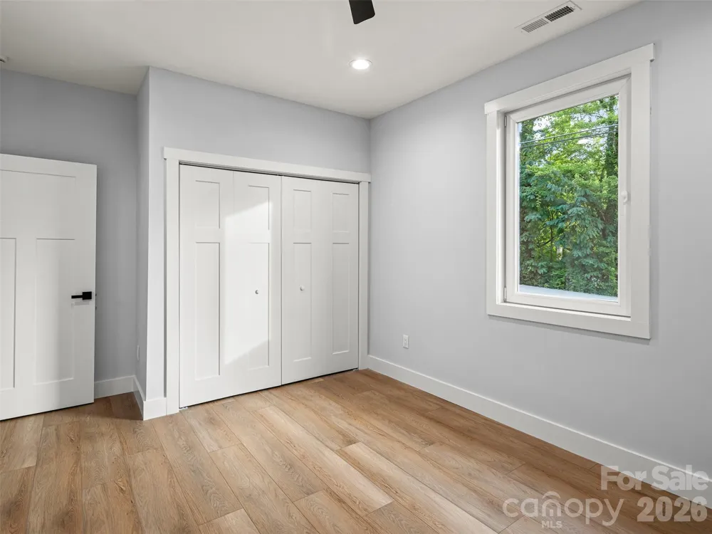 902 Narva Road Hendersonville, NC 28792