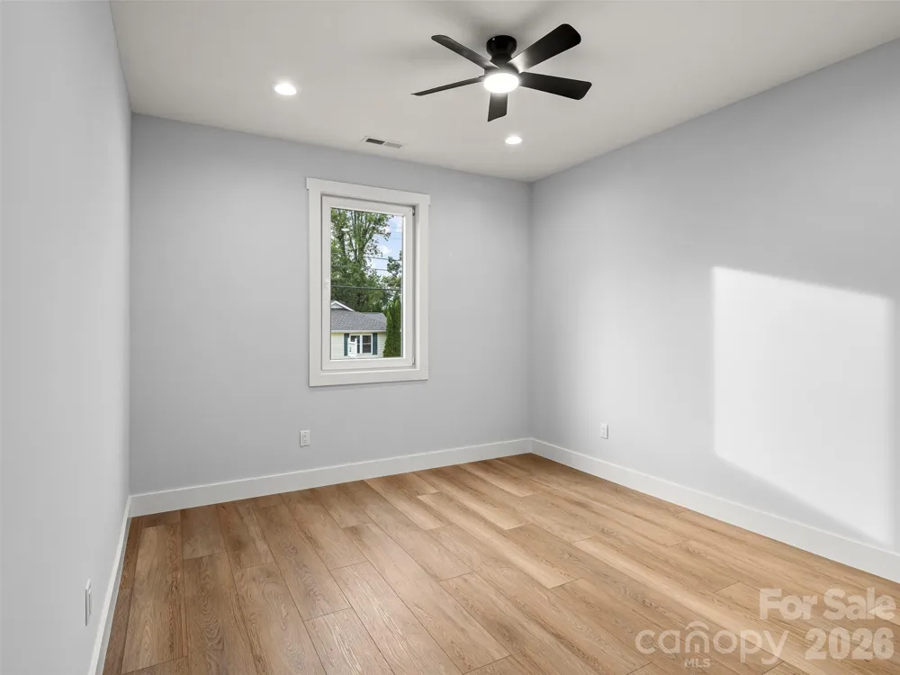 902 Narva Road Hendersonville, NC 28792