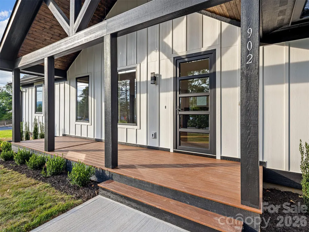 902 Narva Road Hendersonville, NC 28792