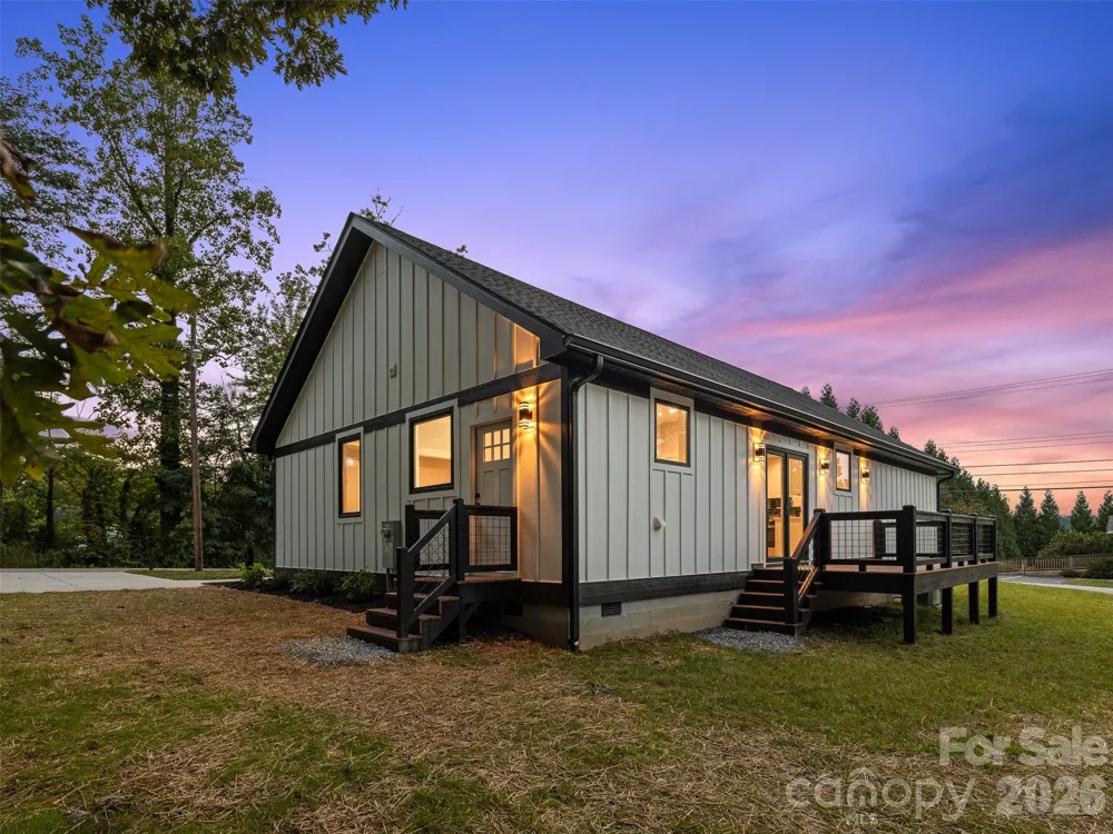 902 Narva Road Hendersonville, NC 28792