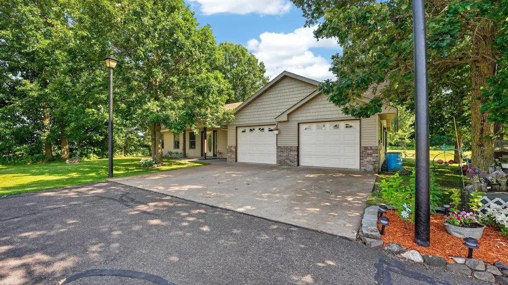 13082 Beroun Crossing Road Brook Park, MN 55007