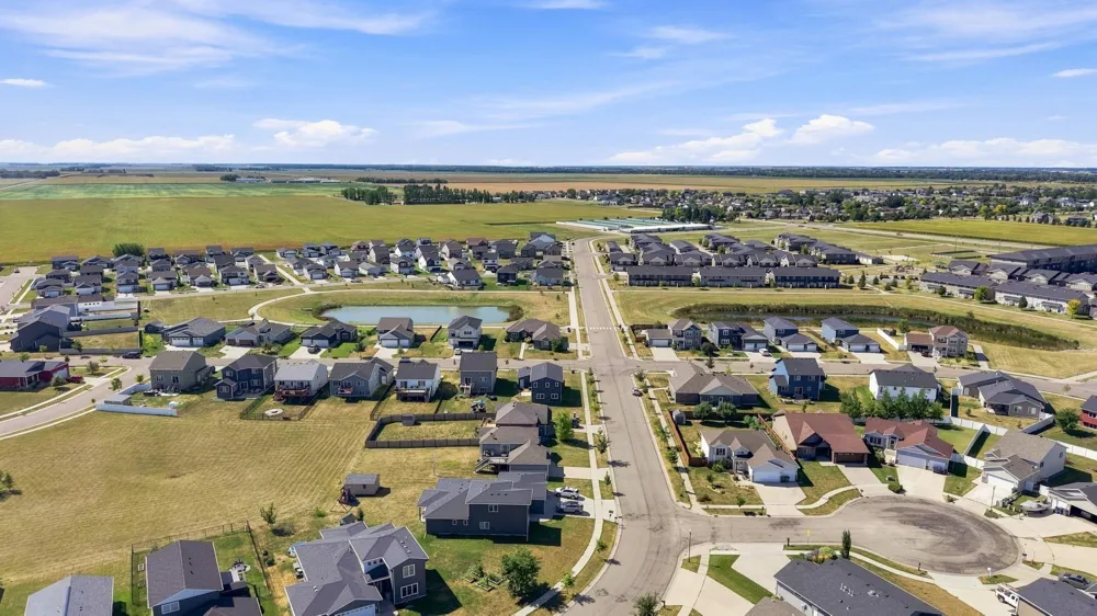 1102 LILAC LANE Moorhead, MN 56560