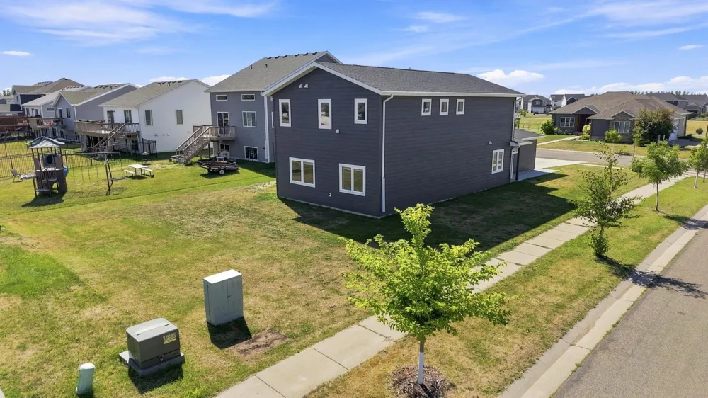 1102 LILAC LANE Moorhead, MN 56560