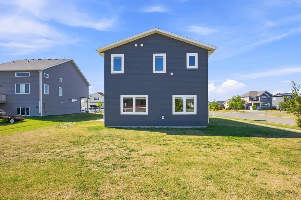 1102 LILAC LANE Moorhead, MN 56560