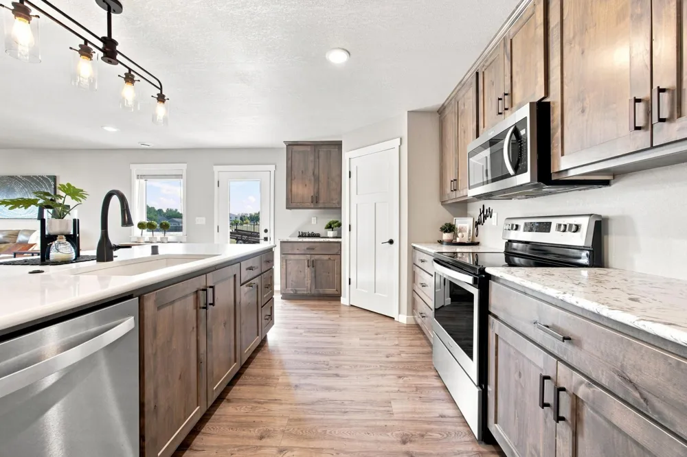 1102 LILAC LANE Moorhead, MN 56560