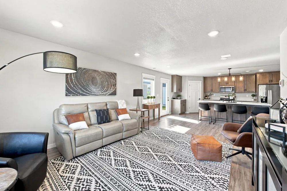 1102 LILAC LANE Moorhead, MN 56560