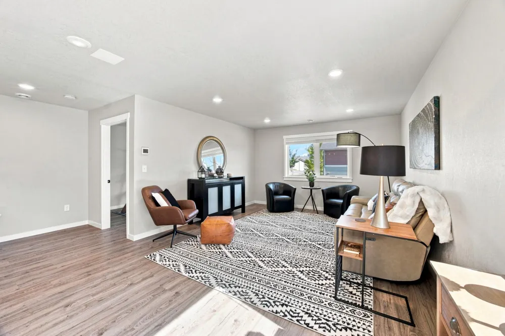 1102 LILAC LANE Moorhead, MN 56560