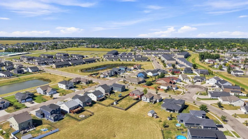 1102 LILAC LANE Moorhead, MN 56560