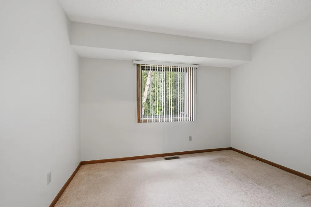 8564 134th Street W Apple Valley, MN 55124
