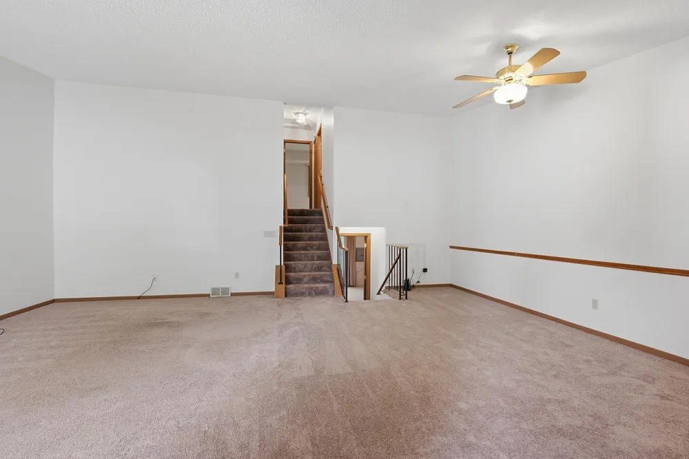 8564 134th Street W Apple Valley, MN 55124