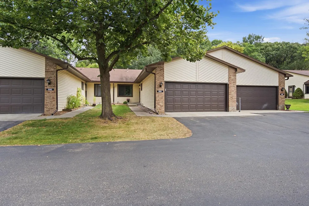 8564 134th Street W Apple Valley, MN 55124