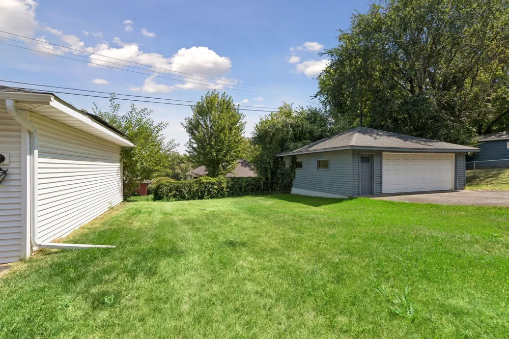 1528 Aquila Avenue Golden Valley, MN 55427