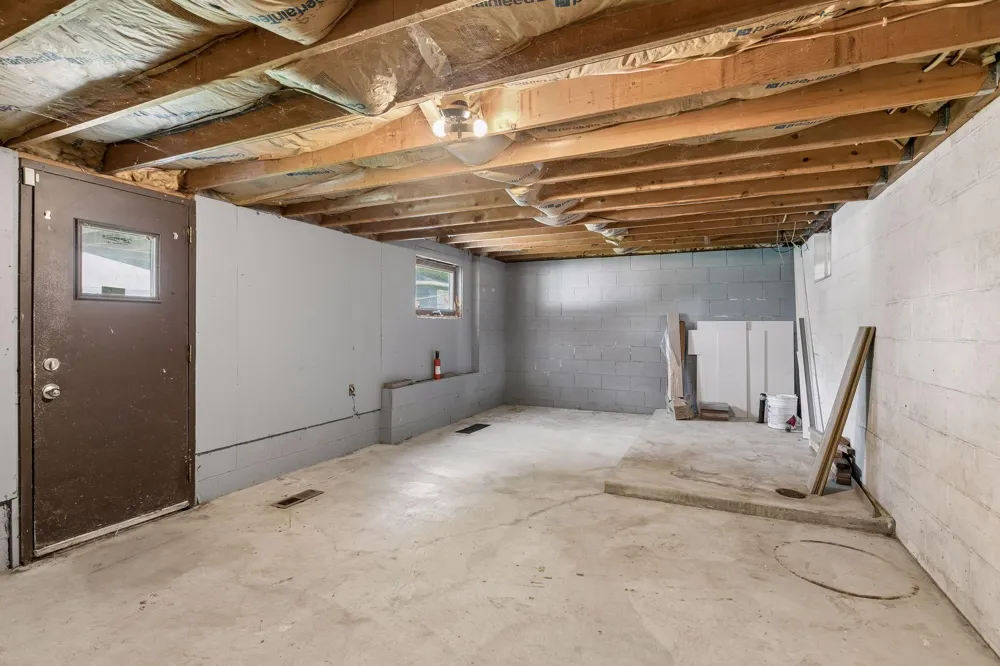 1528 Aquila Avenue Golden Valley, MN 55427