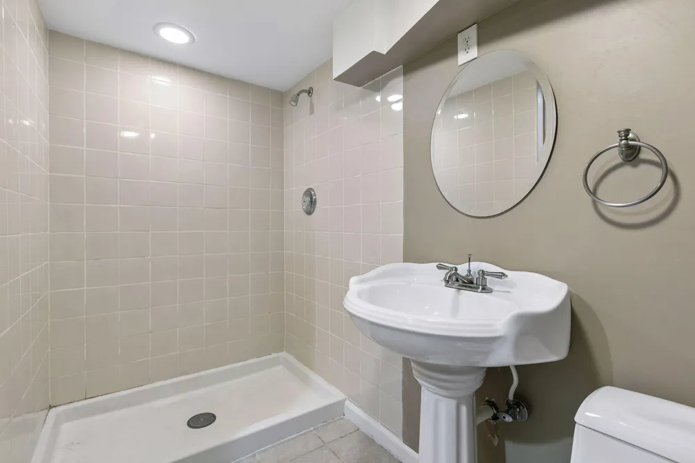 1528 Aquila Avenue Golden Valley, MN 55427