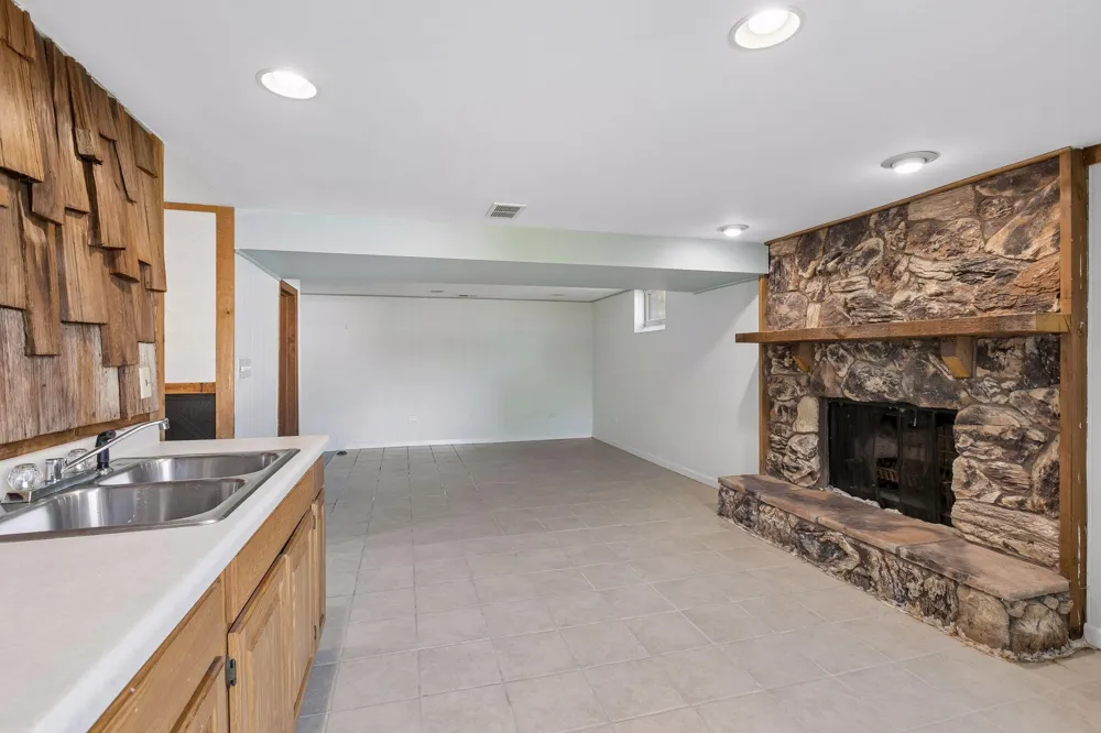 1528 Aquila Avenue Golden Valley, MN 55427