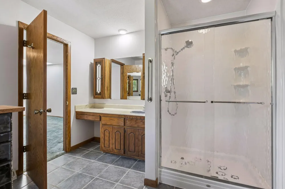 1528 Aquila Avenue Golden Valley, MN 55427