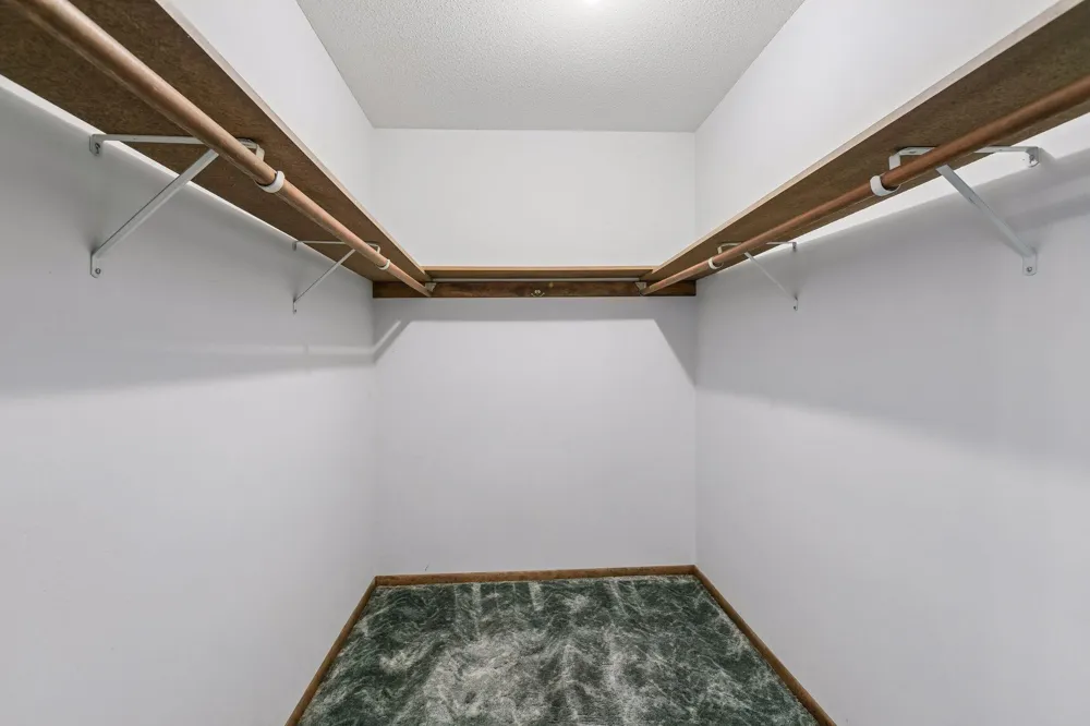 1528 Aquila Avenue Golden Valley, MN 55427
