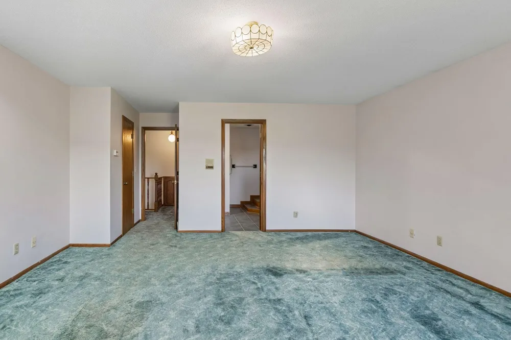 1528 Aquila Avenue Golden Valley, MN 55427