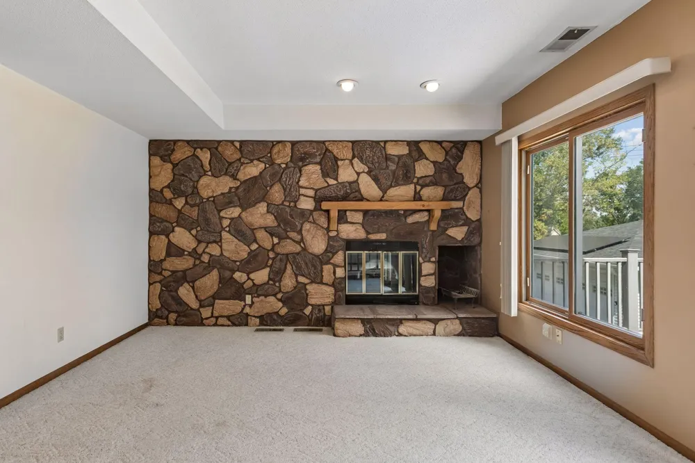 1528 Aquila Avenue Golden Valley, MN 55427