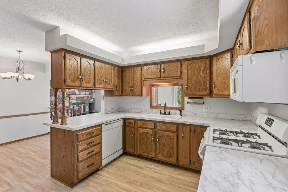1528 Aquila Avenue Golden Valley, MN 55427