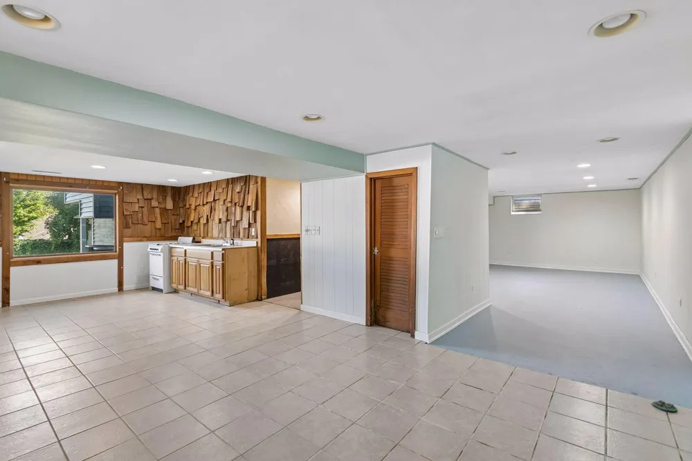 1528 Aquila Avenue Golden Valley, MN 55427