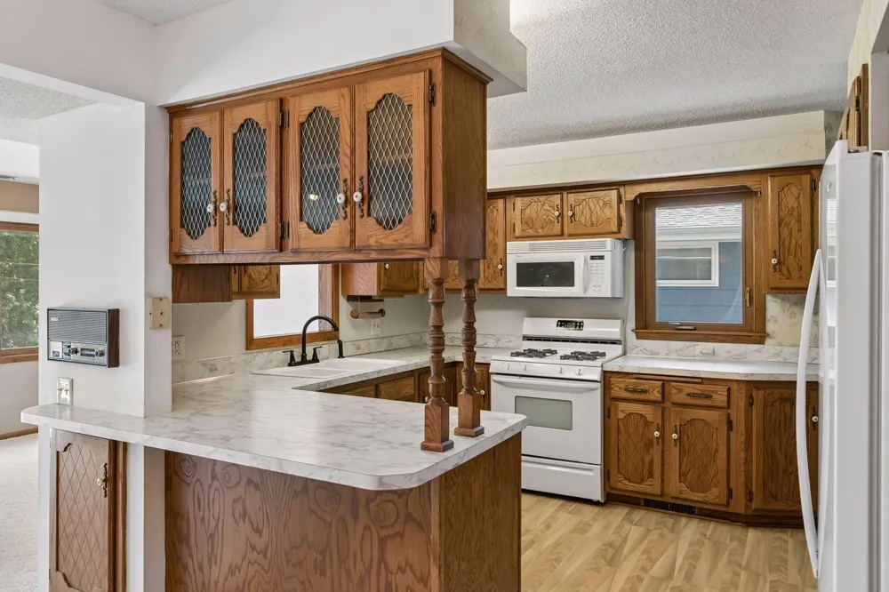 1528 Aquila Avenue Golden Valley, MN 55427