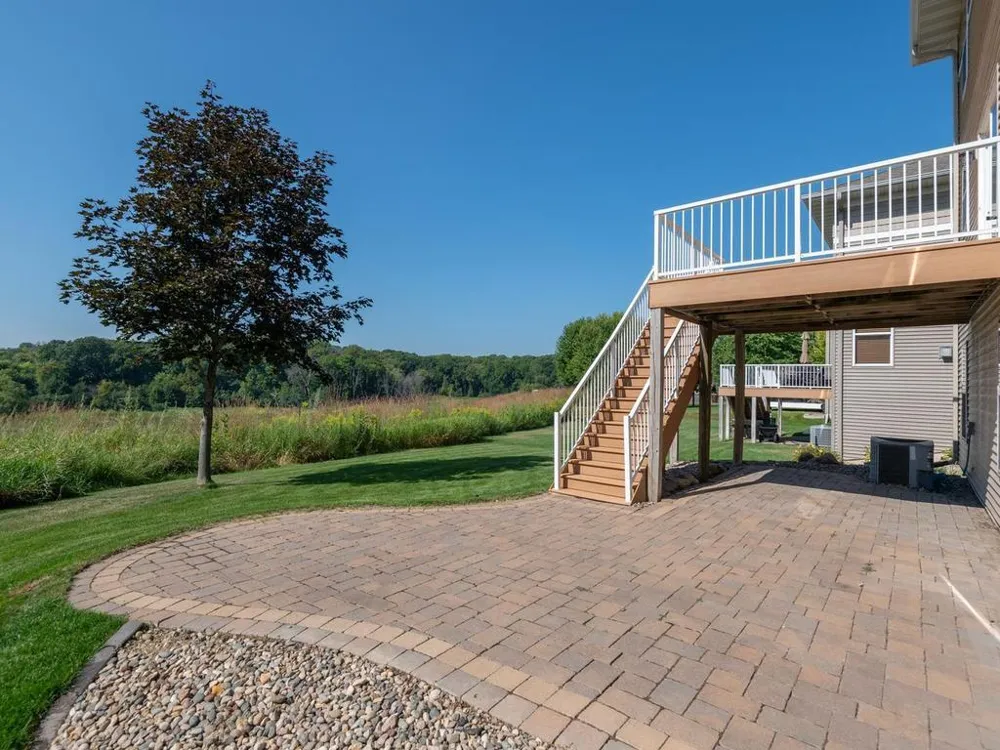 1511 Pembroke Pass Chanhassen, MN 55317