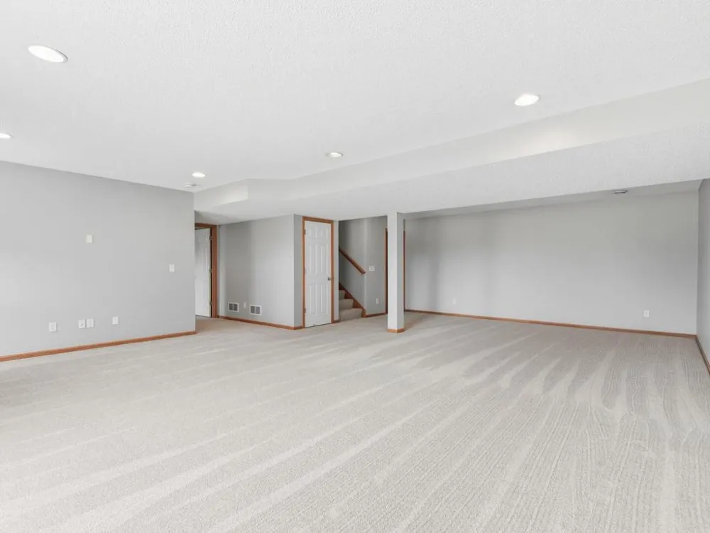 1511 Pembroke Pass Chanhassen, MN 55317