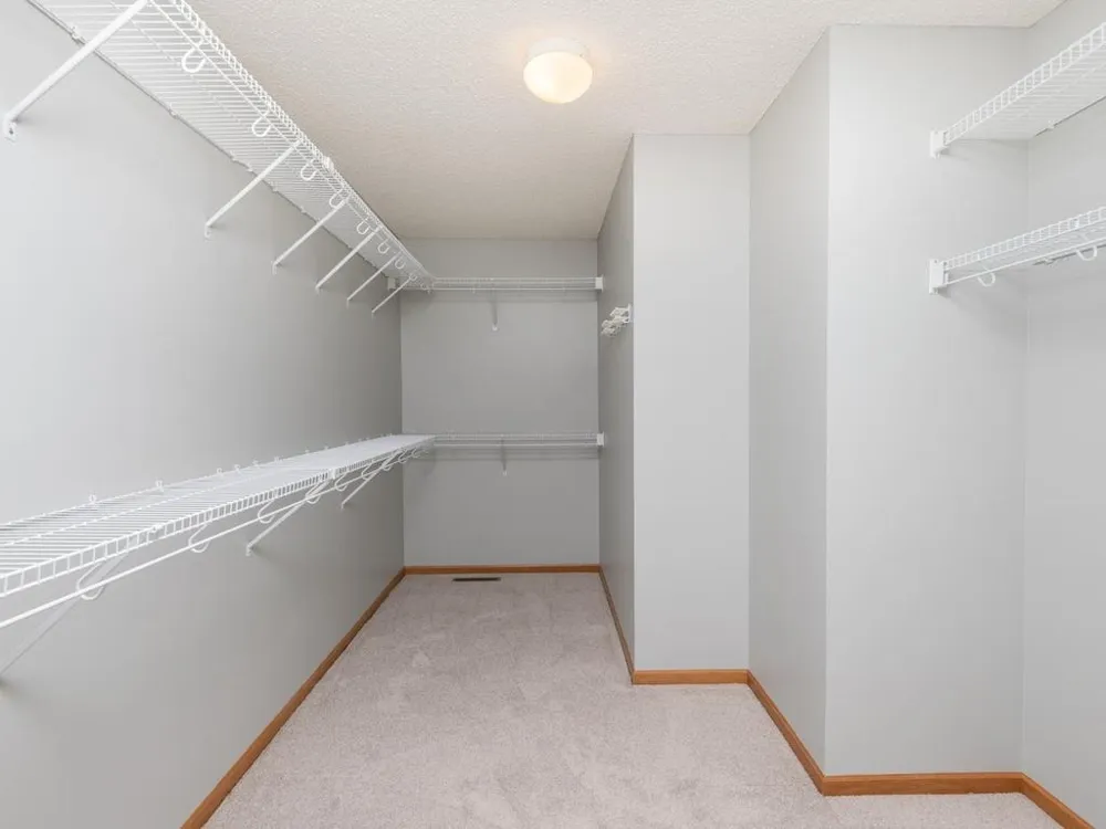 1511 Pembroke Pass Chanhassen, MN 55317