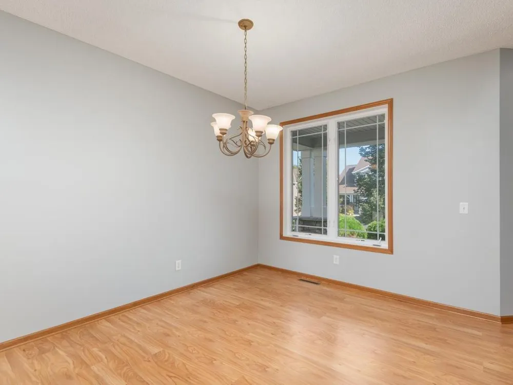 1511 Pembroke Pass Chanhassen, MN 55317