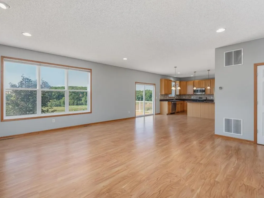 1511 Pembroke Pass Chanhassen, MN 55317