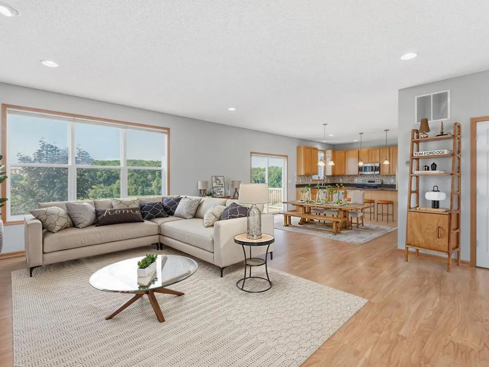 1511 Pembroke Pass Chanhassen, MN 55317