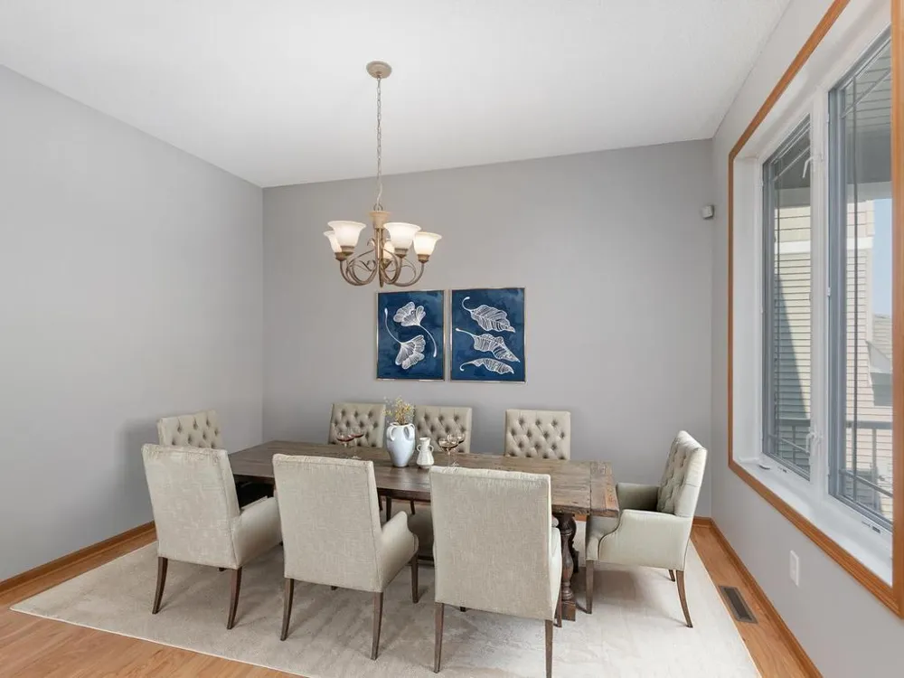 1511 Pembroke Pass Chanhassen, MN 55317