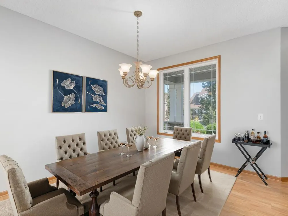 1511 Pembroke Pass Chanhassen, MN 55317