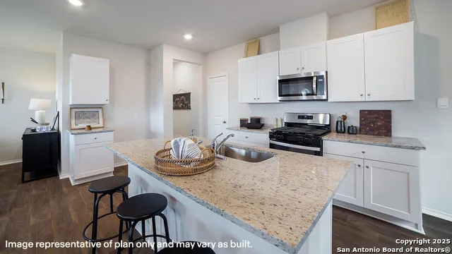 5803 Peacock Ore San Antonio, TX 78253