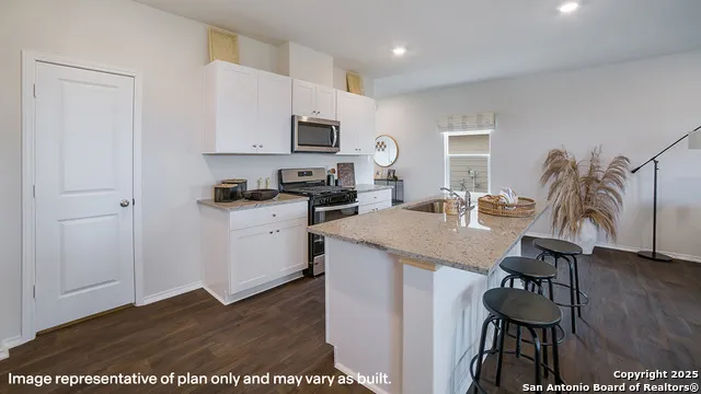 5803 Peacock Ore San Antonio, TX 78253
