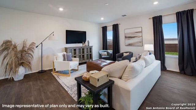 5803 Peacock Ore San Antonio, TX 78253