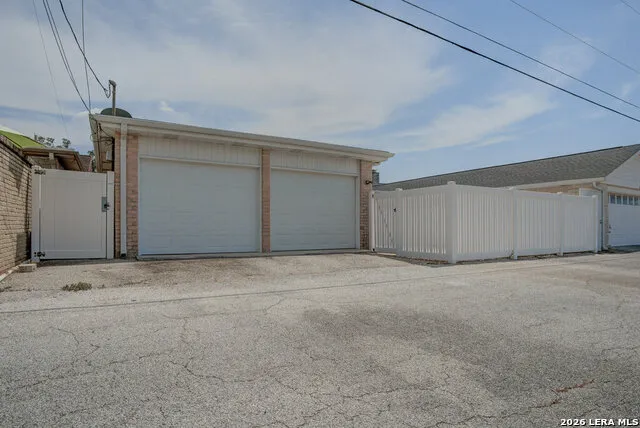 213 Fenwick Windcrest, TX 78239